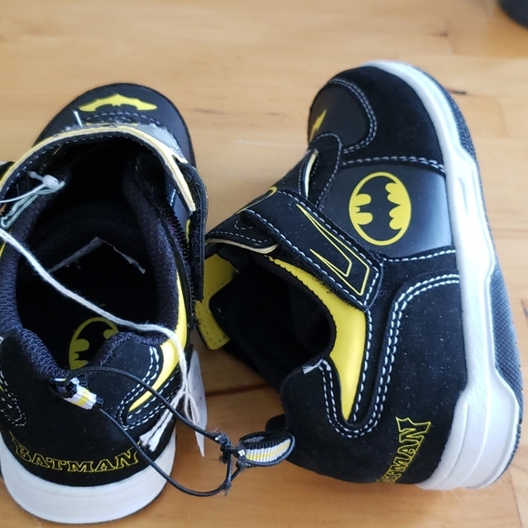 BATMAN Sneakers - Picture 4 of 6